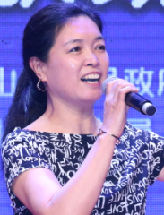 《翻阅阳光》